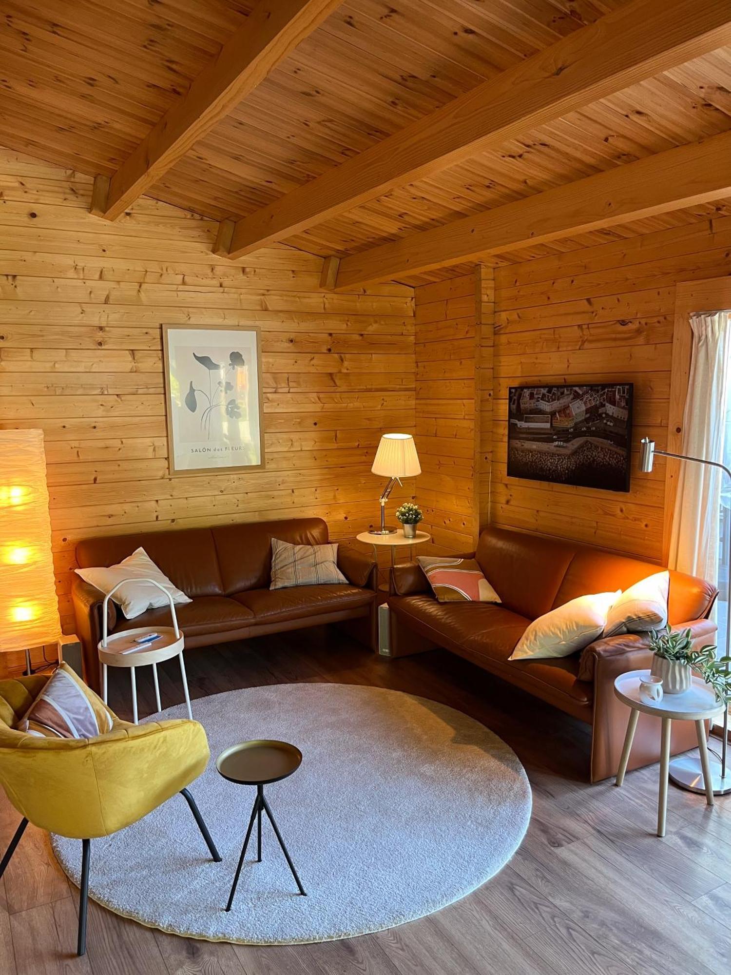 Luxe En Ruim Chalet Met Airco Bij Leekstermeer Matsloot Екстериор снимка