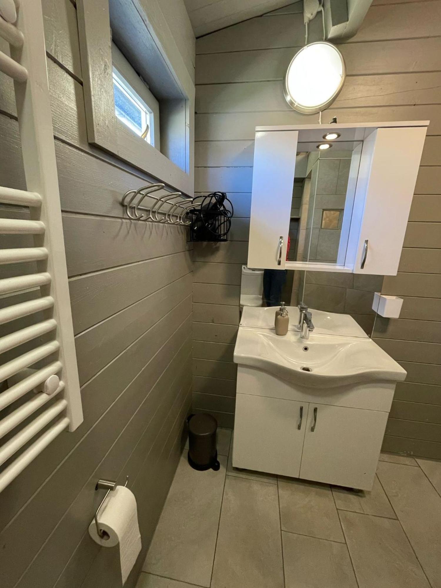 Luxe En Ruim Chalet Met Airco Bij Leekstermeer Matsloot Екстериор снимка